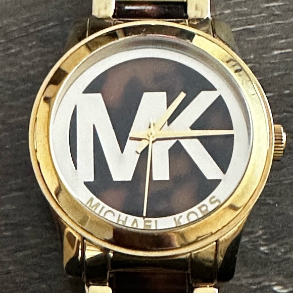 Michael Kors MC 5788 Watch w/New Battery - Picture 2 of 5
